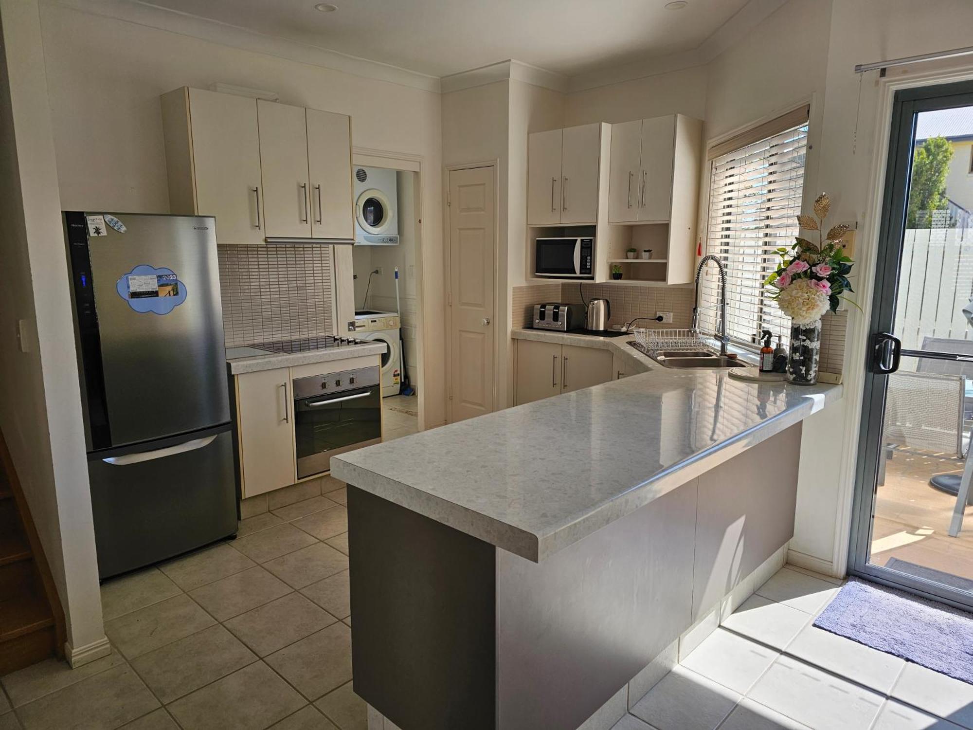 Koola Beach Apartments Bargara Eksteriør bilde