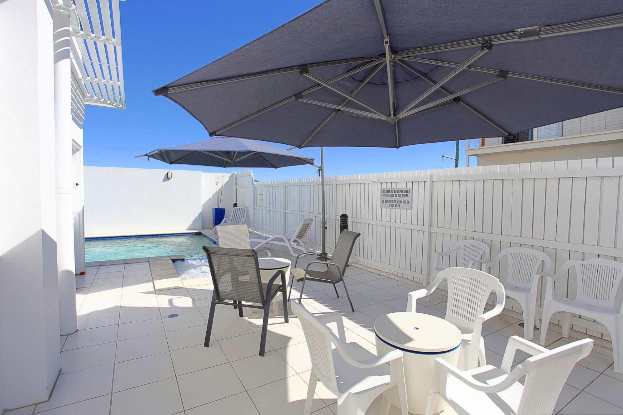 Koola Beach Apartments Bargara Eksteriør bilde